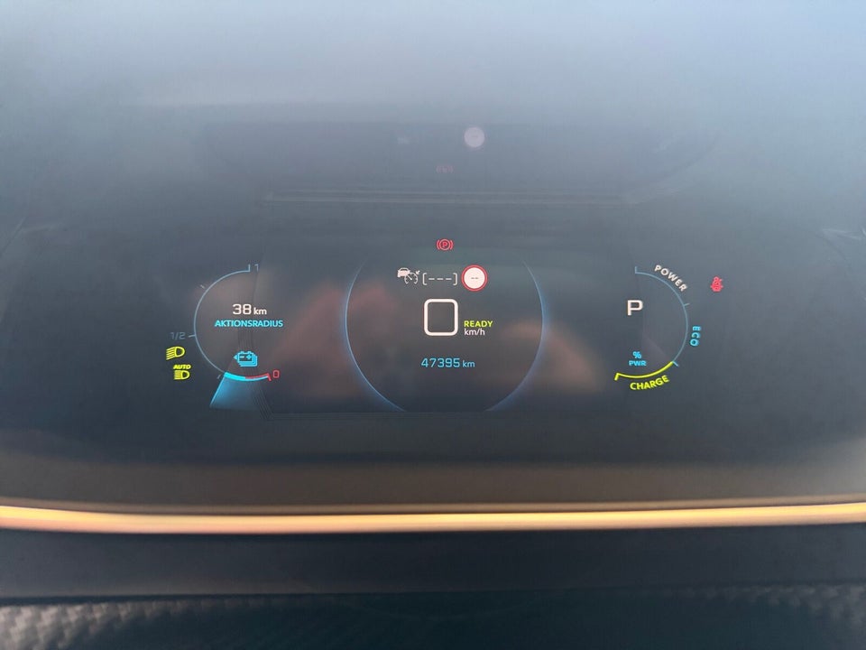 Peugeot e-208 50 GT 5d