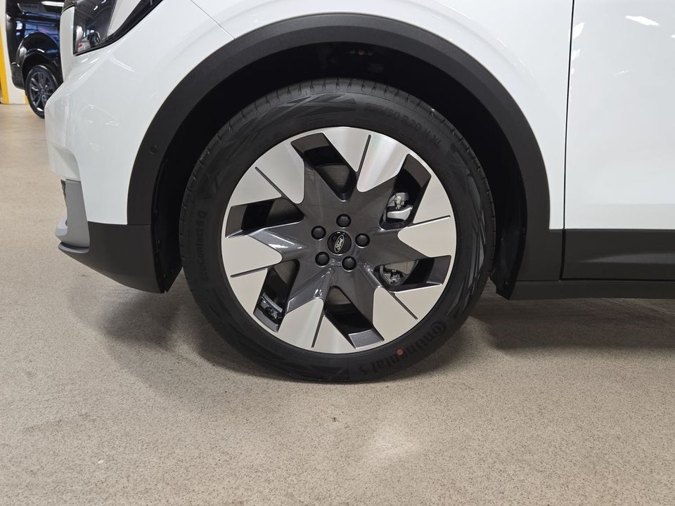 Ford Explorer 82 Premium Extended Range 5d