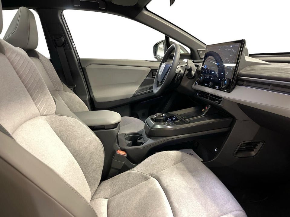Toyota C-HR+ 77 Executive AWD 5d