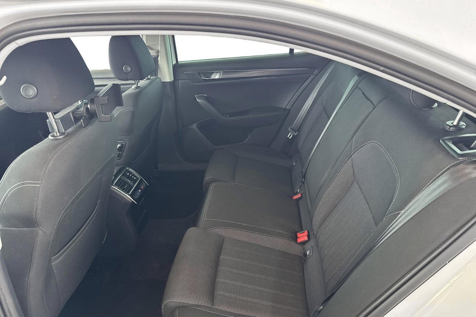 Skoda Superb 1,4 TSi iV Plus DSG 5d