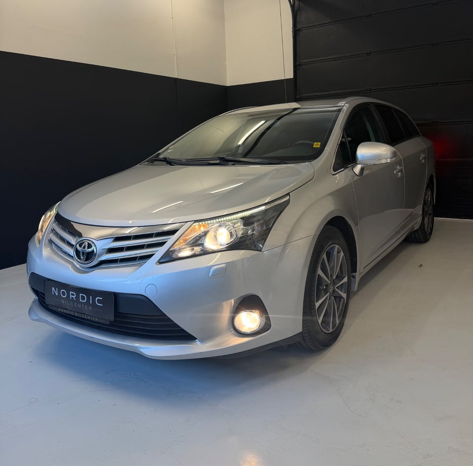 Toyota Avensis 1,8 VVT-i T2 Touch stc. 5d