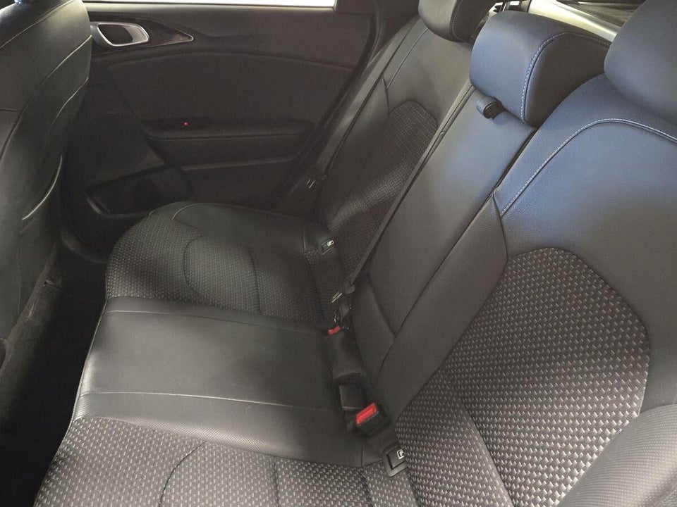 Kia Ceed 1,6 PHEV Upgrade Intro SW DCT 5d