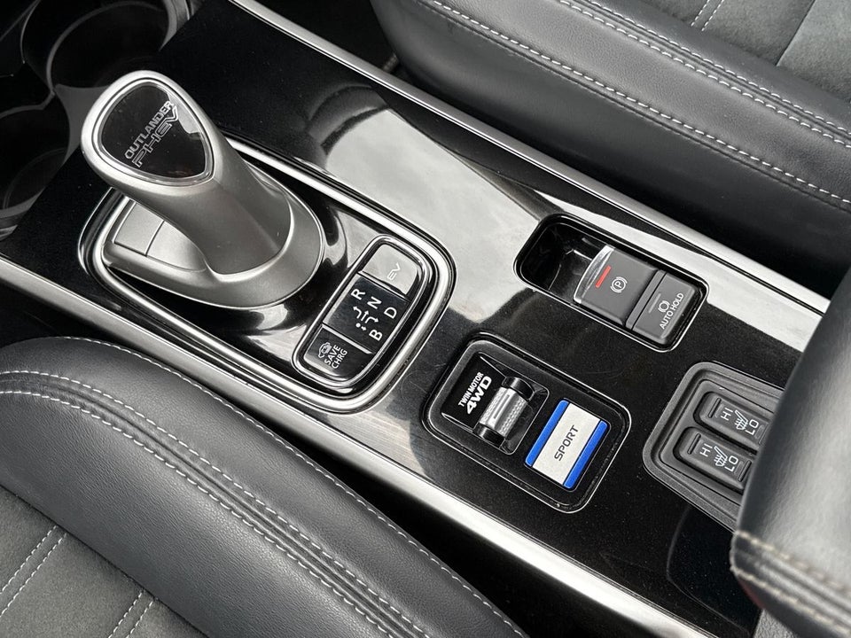 Mitsubishi Outlander 2,4 PHEV Intense CVT 4WD 5d
