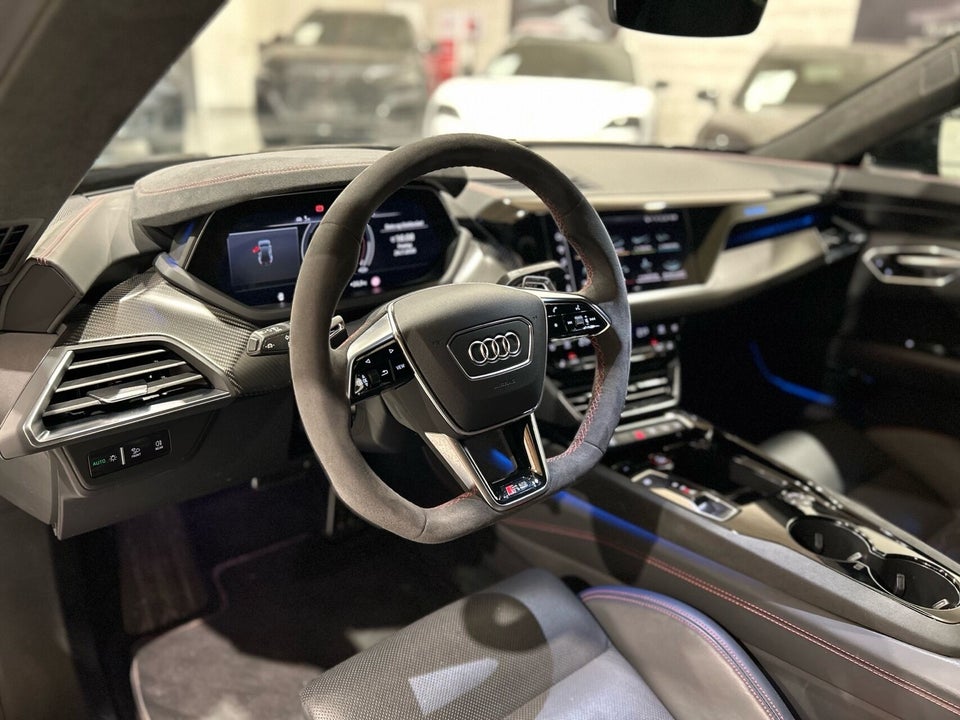 Audi RS e-tron GT quattro 4d
