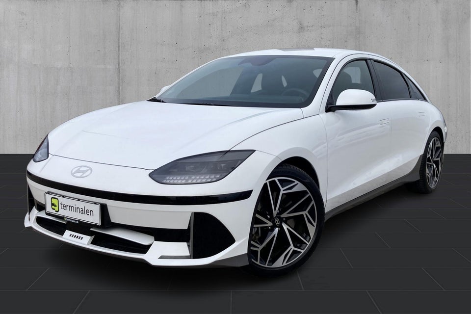 Hyundai Ioniq 6 77 Essential 4d