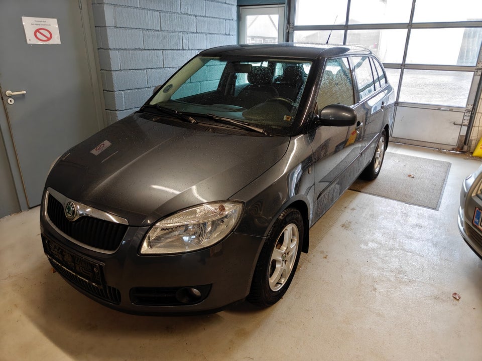 Skoda Fabia 1,4 16V Elegance Combi 5d