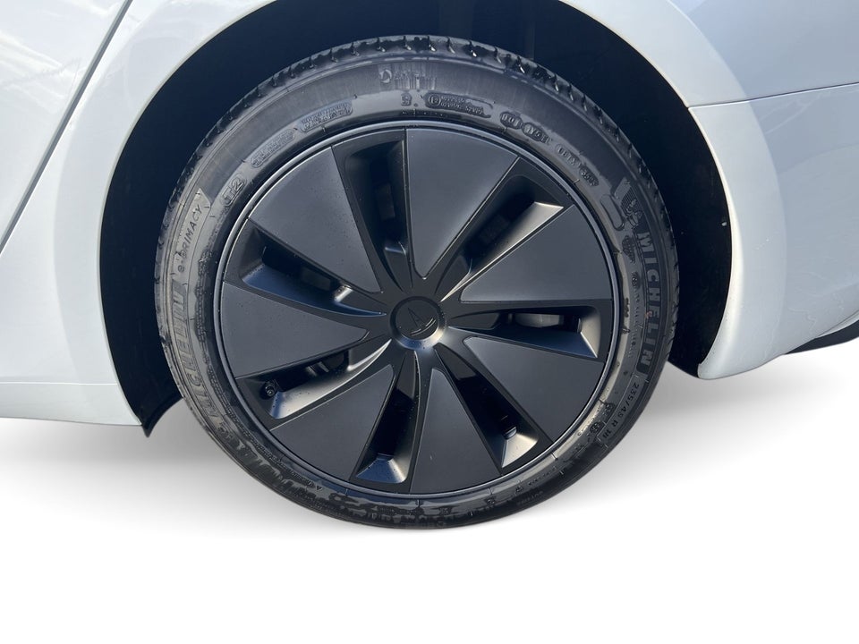 Tesla Model 3 RWD 4d