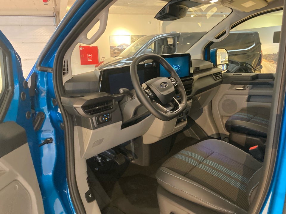 Ford E-Transit Custom 340L 64 Sport