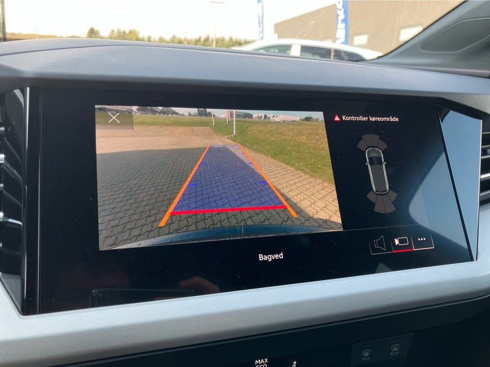 Audi Q4 e-tron 40 S-line 5d