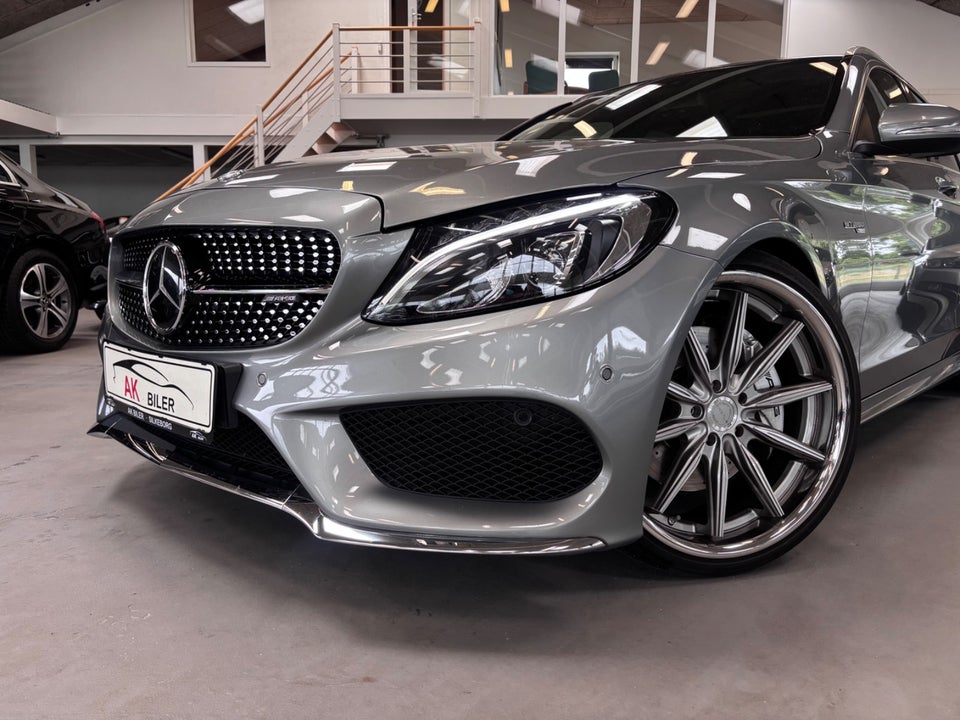 Mercedes C400 3,0 AMG Line stc. aut. 4Matic 5d
