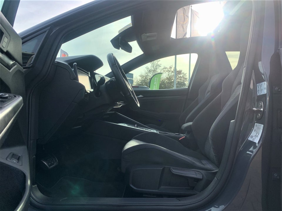 VW Golf VIII 1,4 GTE DSG 5d