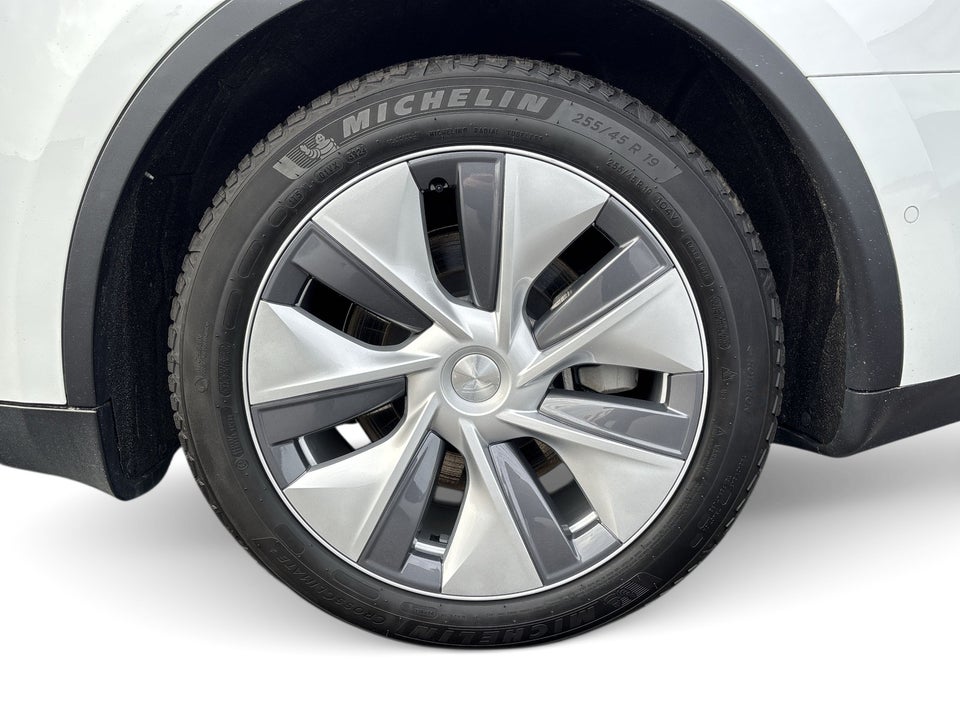Tesla Model Y Long Range AWD 5d