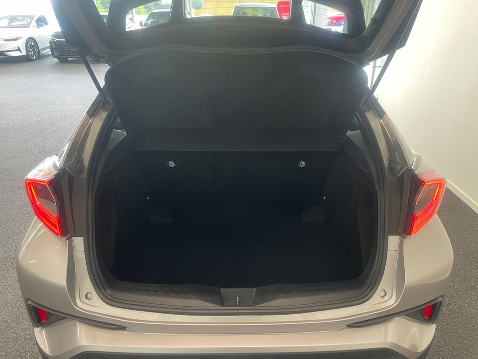 Toyota C-HR 1,8 Hybrid C-HIC Smart CVT 5d