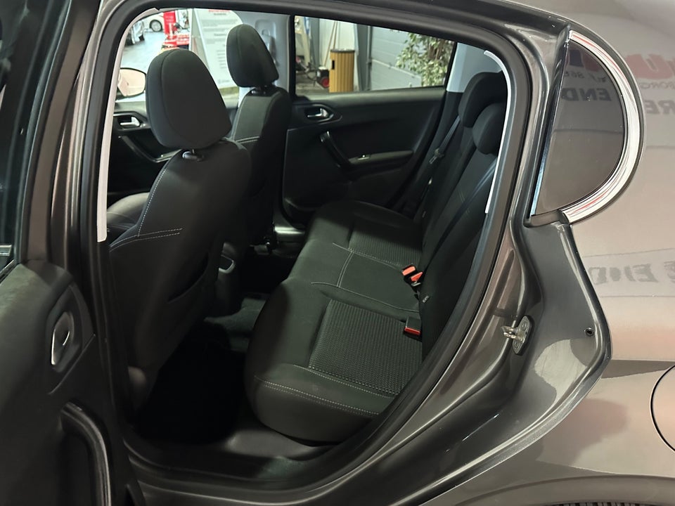 Peugeot 208 1,6 BlueHDi 100 Allure Sky 5d