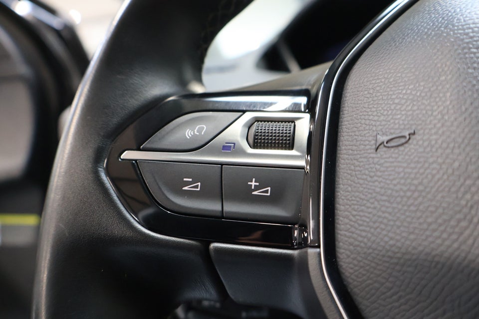 Peugeot 5008 1,5 BlueHDi 130 Allure 7prs 5d