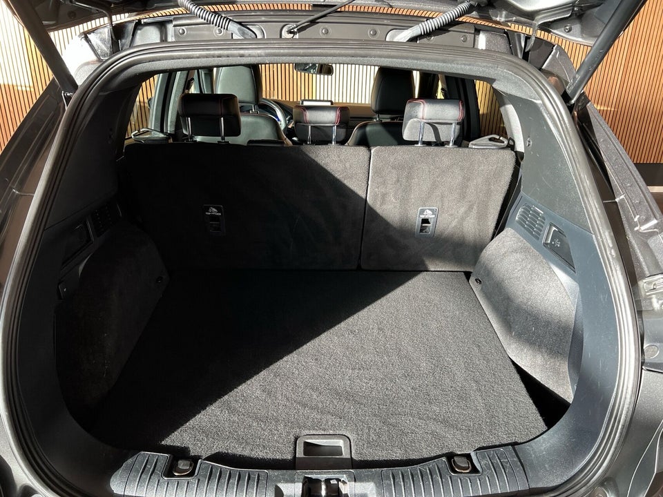 Ford Kuga 2,5 PHEV ST-Line X CVT 5d