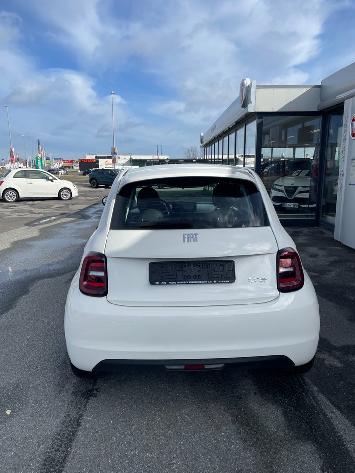 Fiat 500e 42 Icon 3d