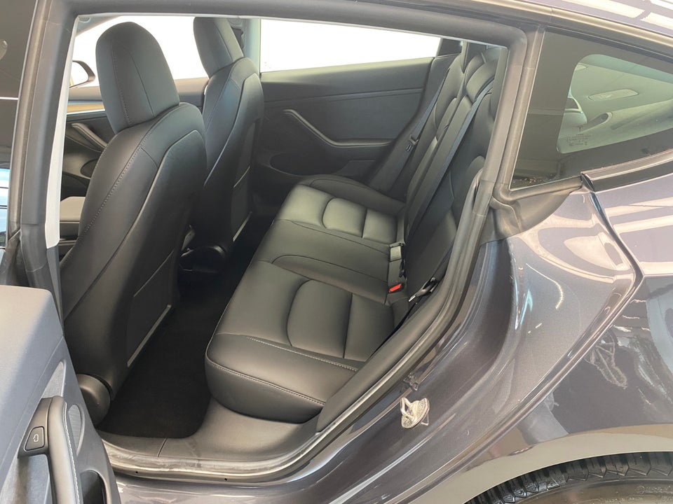 Tesla Model 3 Long Range AWD 4d