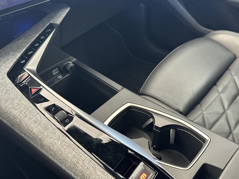 Peugeot e-5008 77 GT 7prs 5d