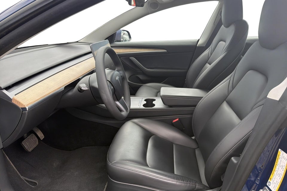 Tesla Model 3 Standard Range+ RWD 4d