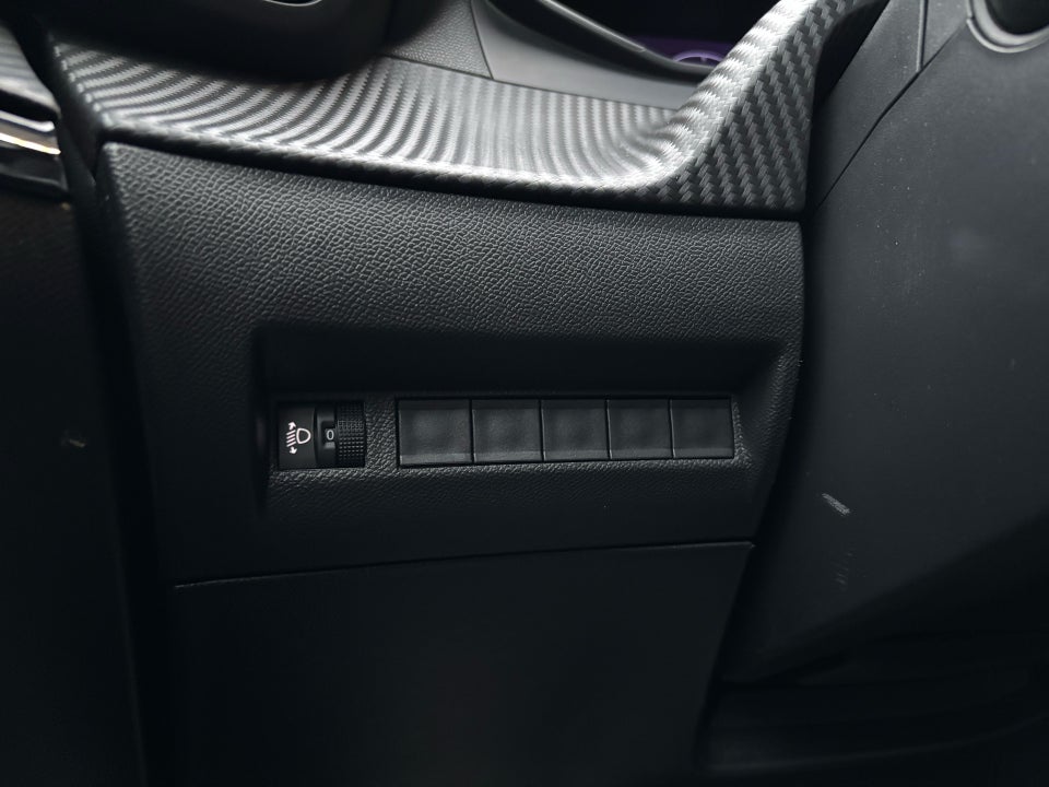 Peugeot 208 1,2 PureTech 100 Allure 5d