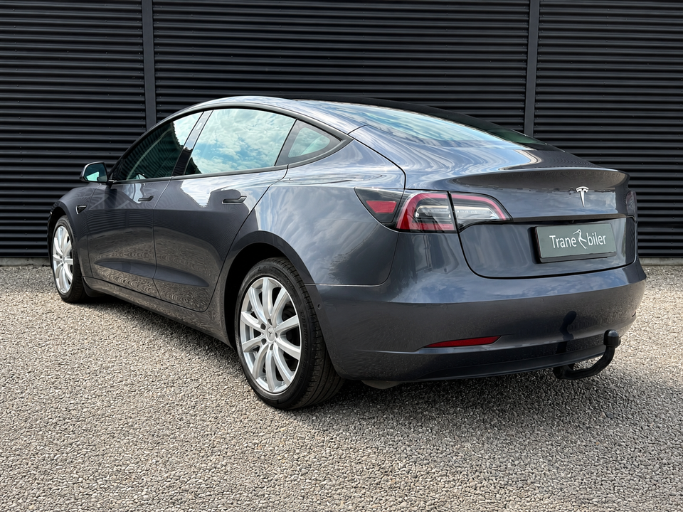 Tesla Model 3 Standard Range+ RWD 4d