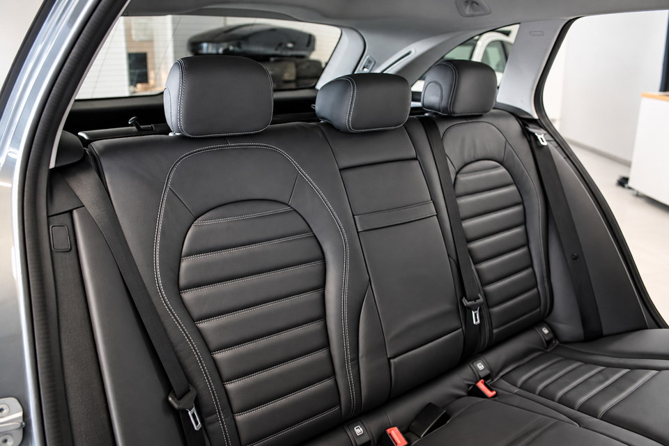 Mercedes C300 de 2,0 Advantage AMG stc. aut. 5d