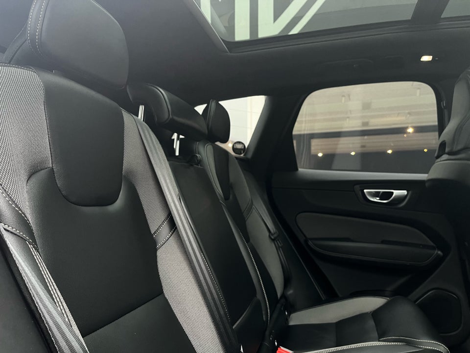 Volvo XC60 2,0 T6 ReCharge Black Edition aut. AWD 5d