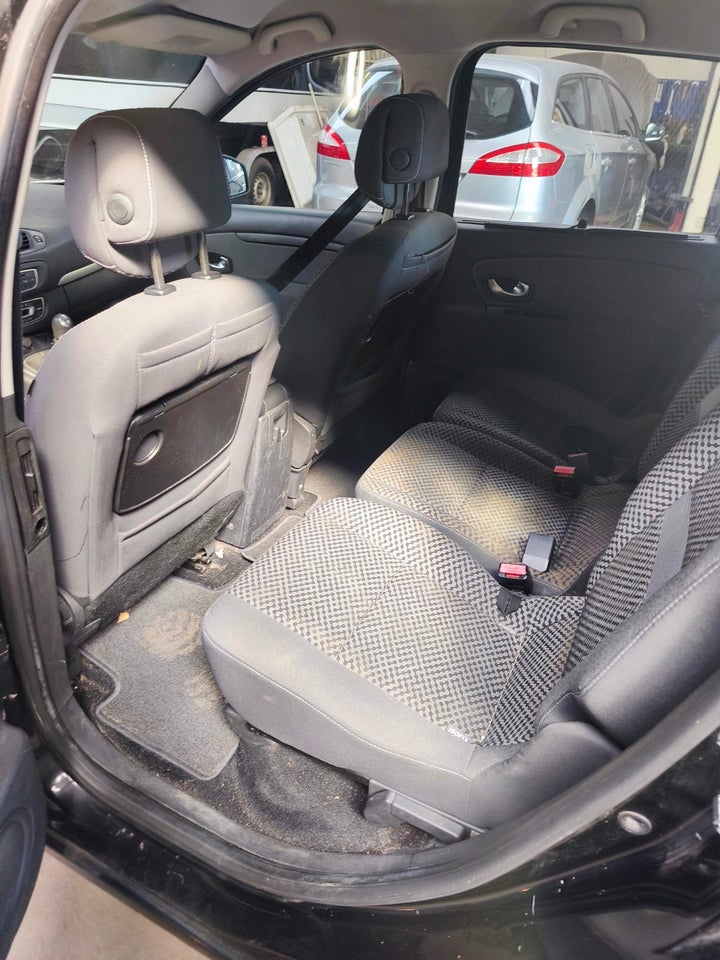 Renault Grand Scenic III 1,9 dCi 130 Dynamique 7prs 5d