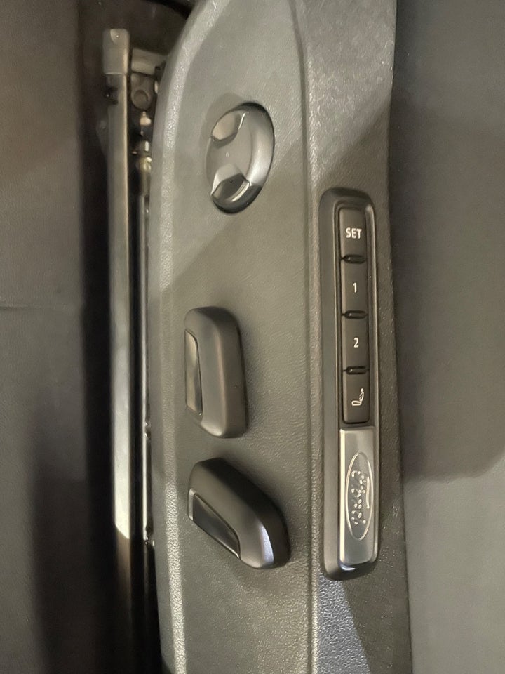 Ford Explorer 82 Select Extended Range Van 5d