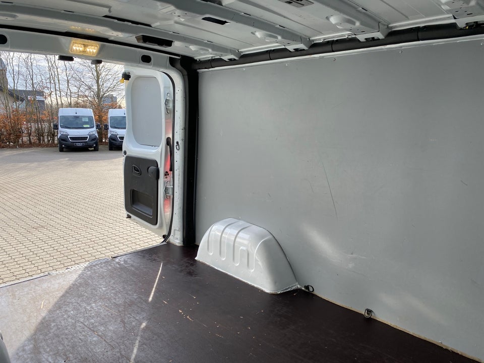 Renault Trafic 2,0 dCi 150 L2H1