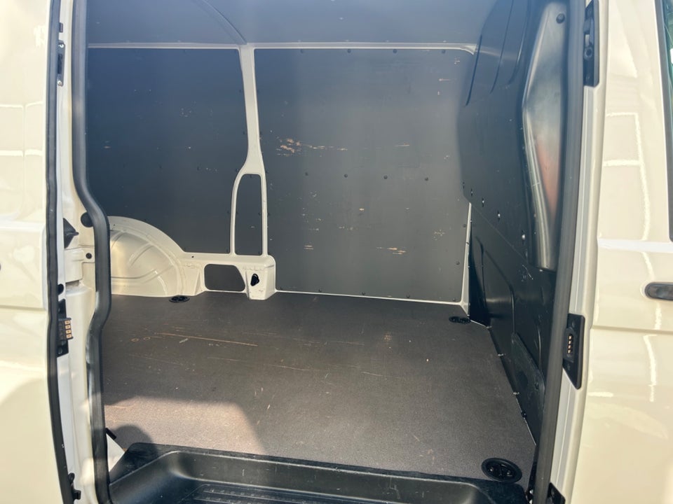 VW Transporter 2,0 TDi 110 Kassevogn lang