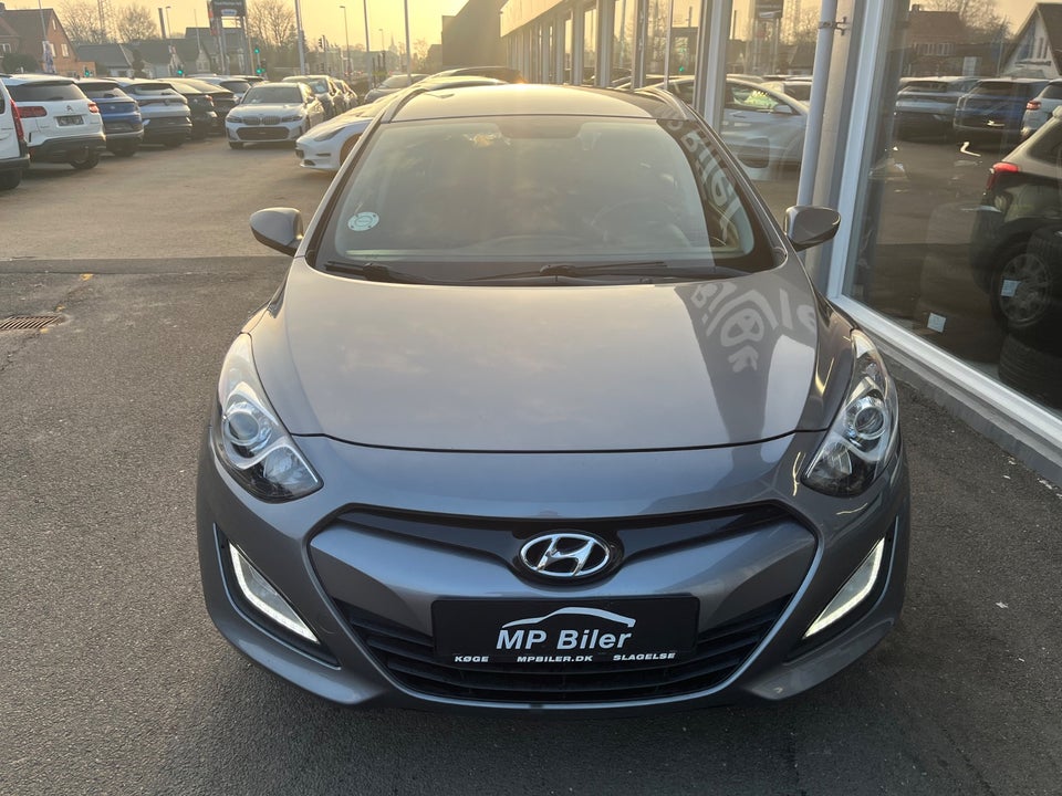Hyundai i30 1,6 CRDi 110 Style CW Eco 5d