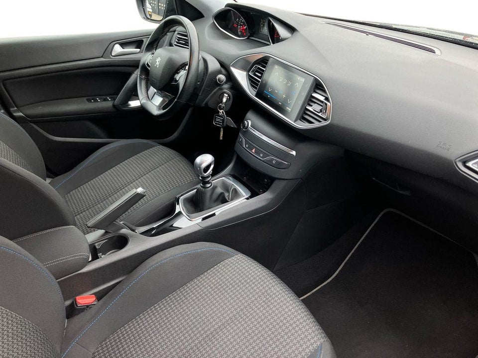 Peugeot 308 1,2 PureTech 130 Style 5d