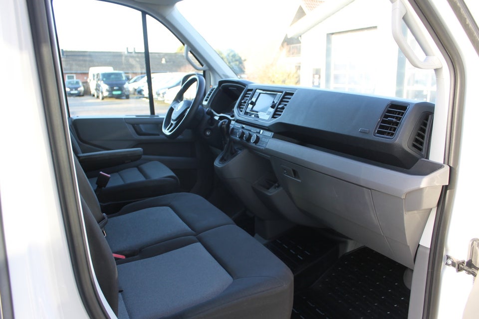 VW Crafter 35 2,0 TDi 140 Kassevogn L3H2 aut.