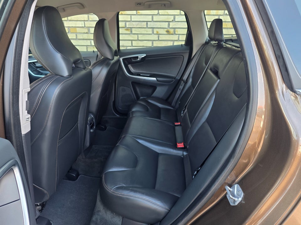Volvo XC60 2,0 D4 190 Momentum 5d