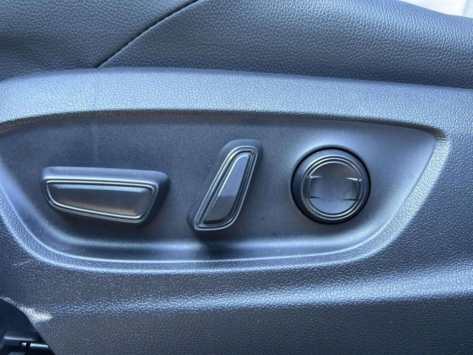 Toyota bZ4X Executive AWD 5d