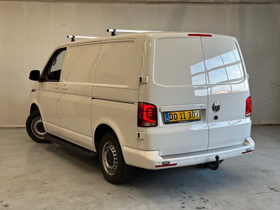 VW Transporter 2,0 TDi 150 Kassevogn DSG kort