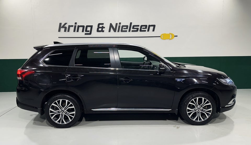 Mitsubishi Outlander 2,4 PHEV Instyle CVT 4WD 5d