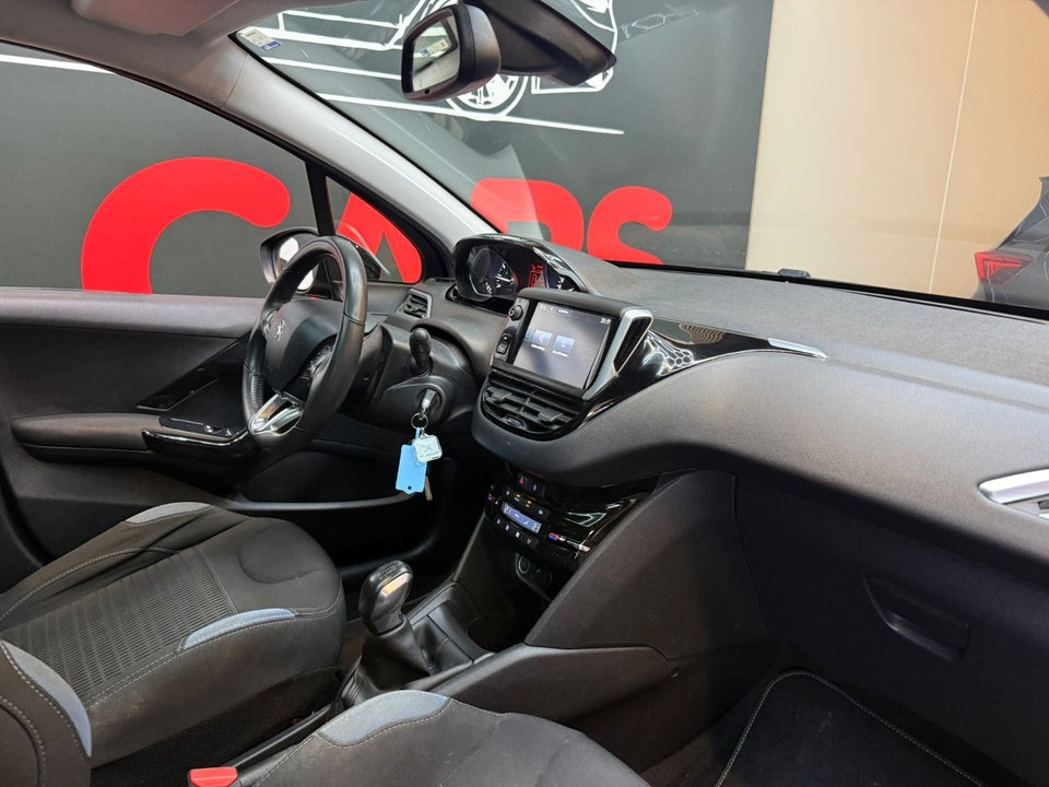 Peugeot 208 1,2 VTi Allure 5d