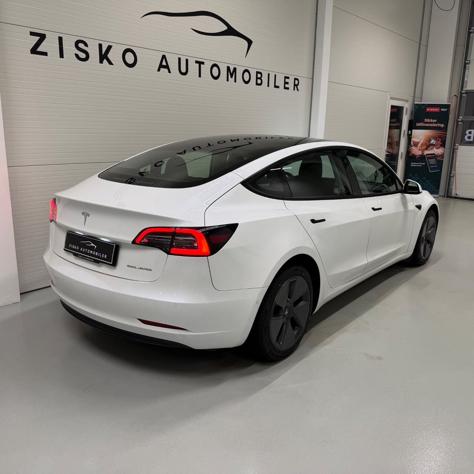 Tesla Model 3 Long Range AWD 4d