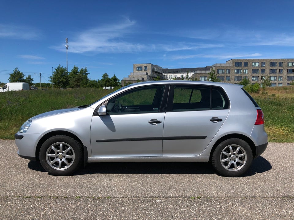VW Golf V 1,6 Comfortline 5d