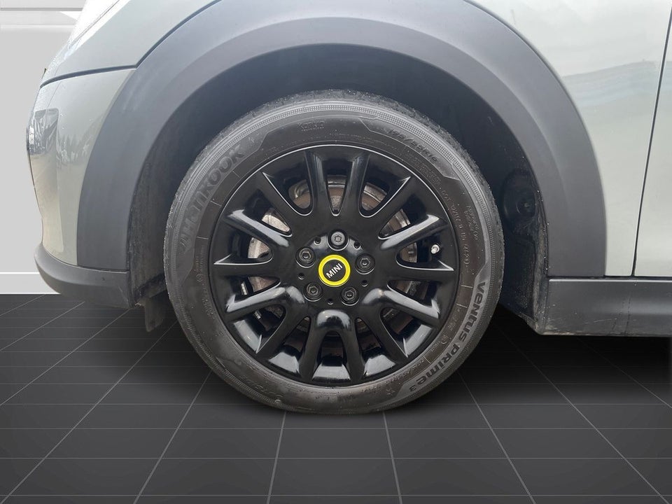 MINI Cooper SE Classic Trim 3d