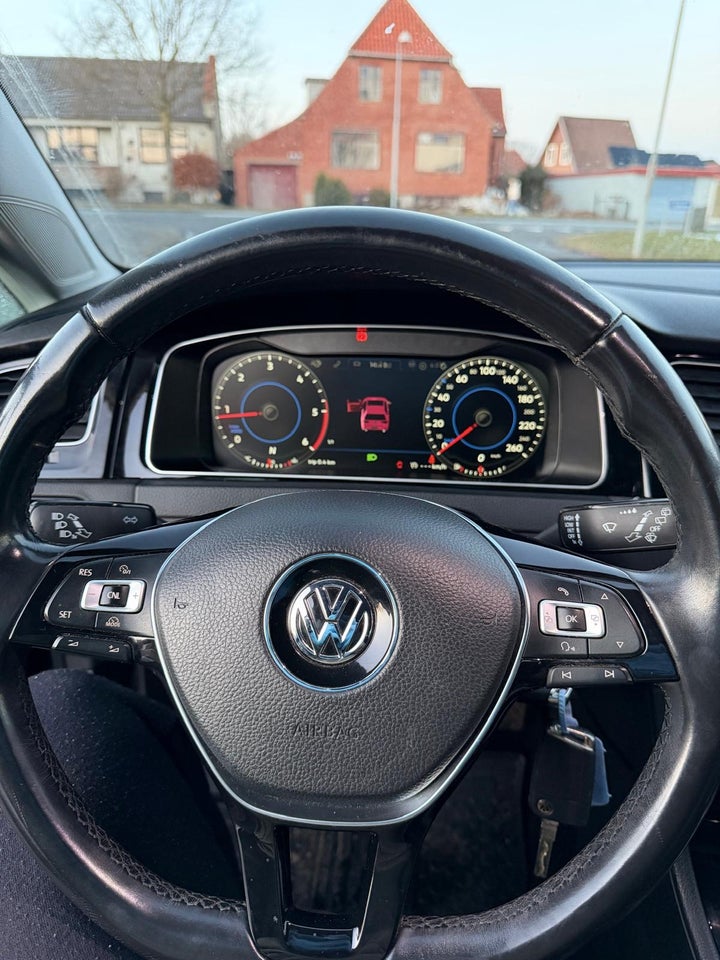 VW Golf VII 1,6 TDi 105 Highline Variant DSG BMT 5d