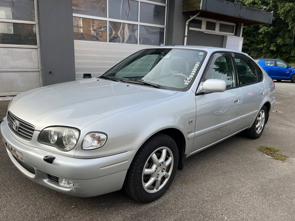 Toyota Corolla 1,4 Terra 5d