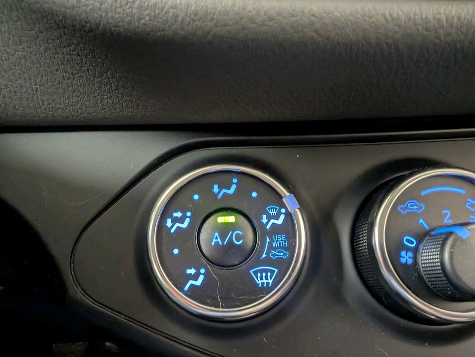 Toyota Yaris 1,0 VVT-i T2 5d