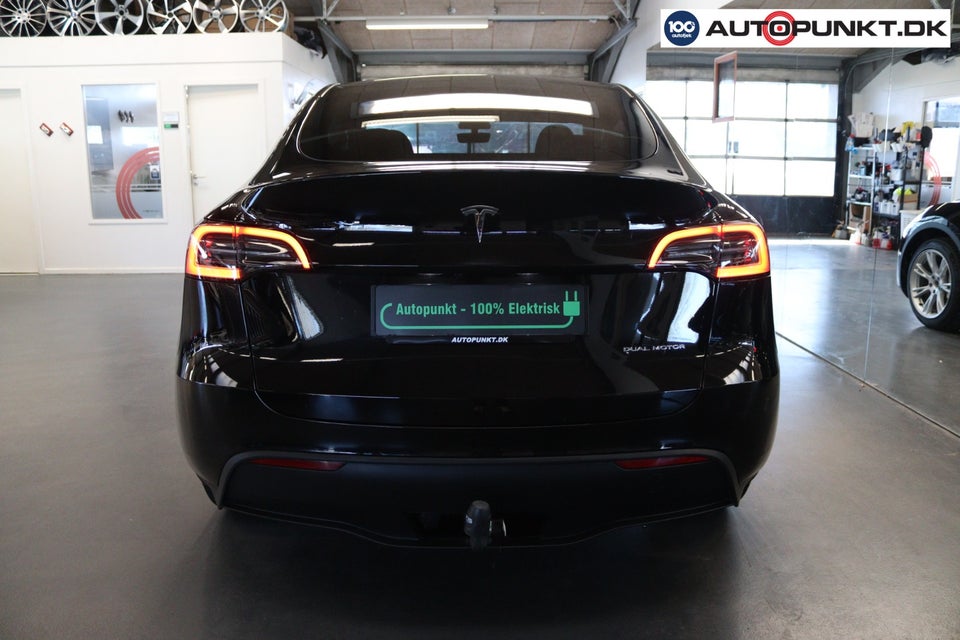 Tesla Model Y Long Range AWD 5d