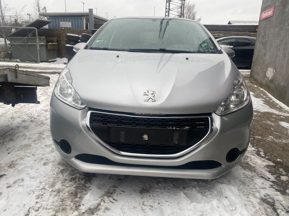 Peugeot 208 1,2 VTi Access 5d