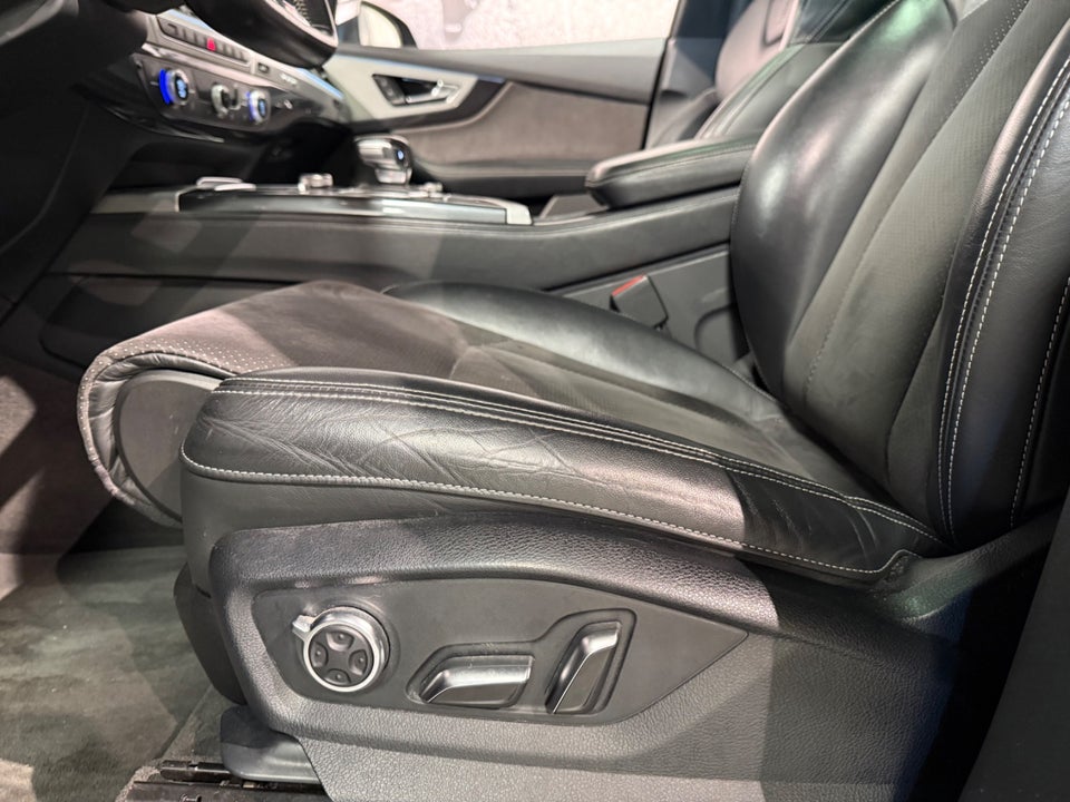 Audi Q7 3,0 TDi 272 S-line quattro Tiptr. 5d