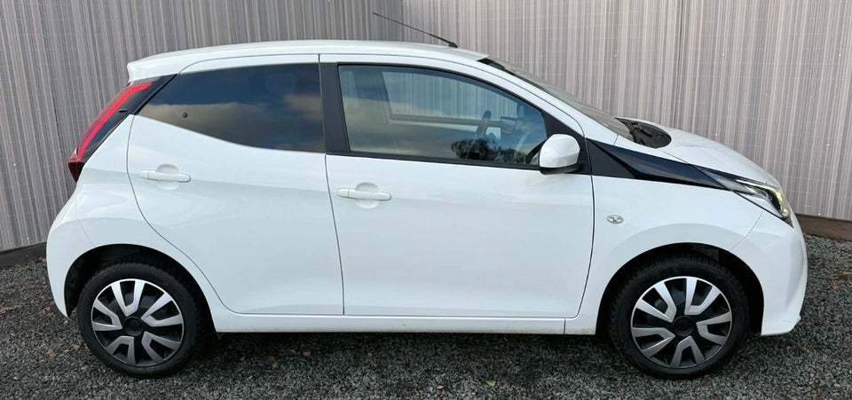 Toyota Aygo 1,0 VVT-i x-press 5d